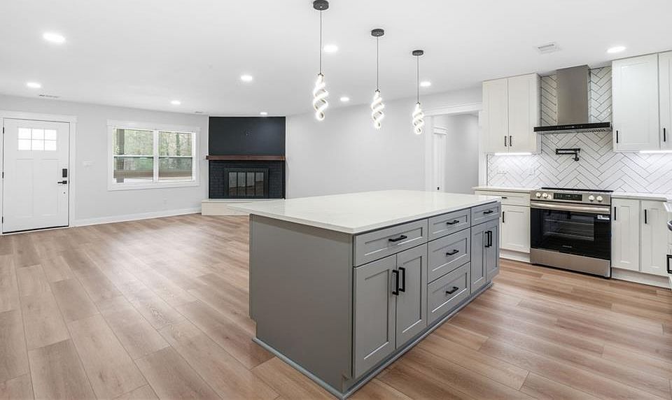 1st image of 8919 Saddlewood Dr