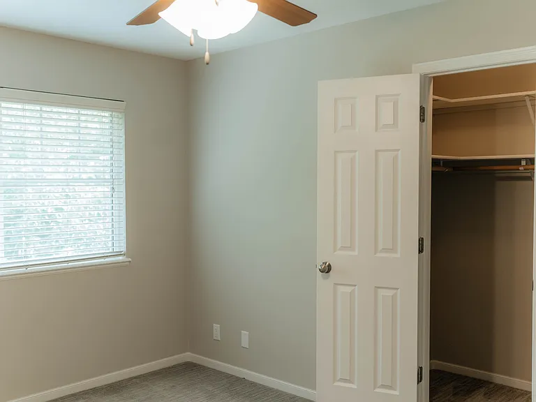 915 Carlton Cir — Photo 26