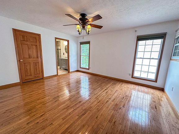 5th image of 2397 Lower Rinehart Rd