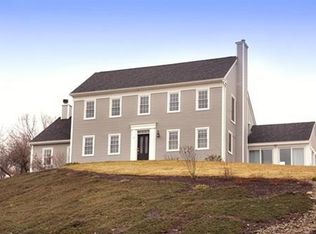 2 Old Farm Rd, Groveland, MA 01834