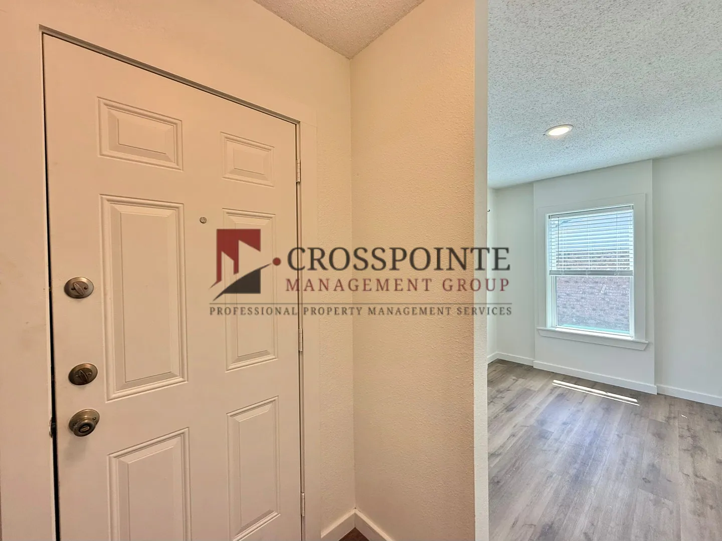 Beautiful 3 Bedroom 2 Bathroom Home! — Photo 3