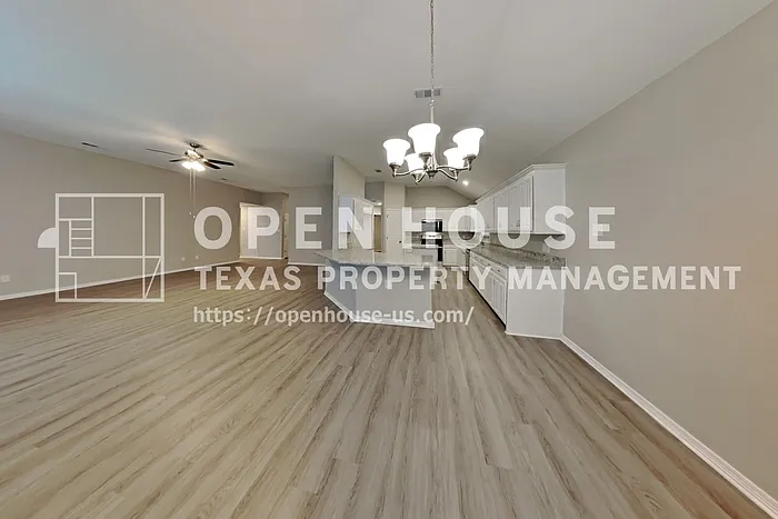 821 Willow Ct — Photo 8