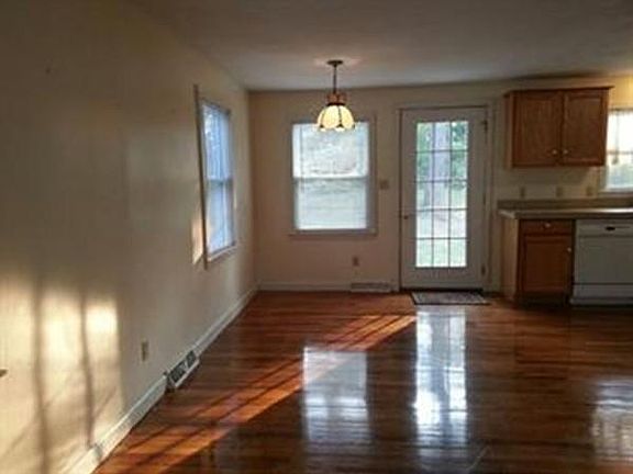 3rd image of 22 Lindbergh Ave #22