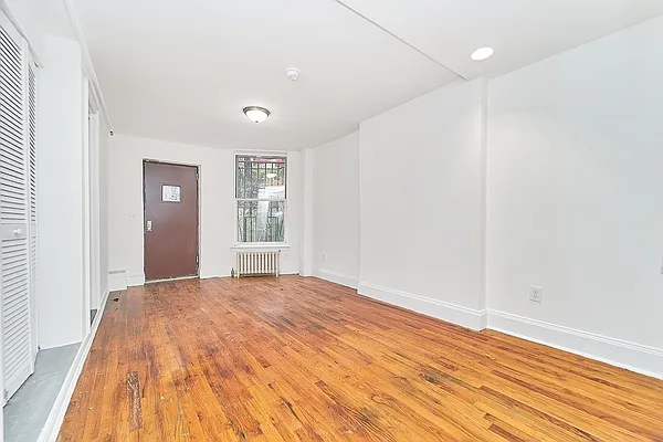 Rented by Compass | media 21