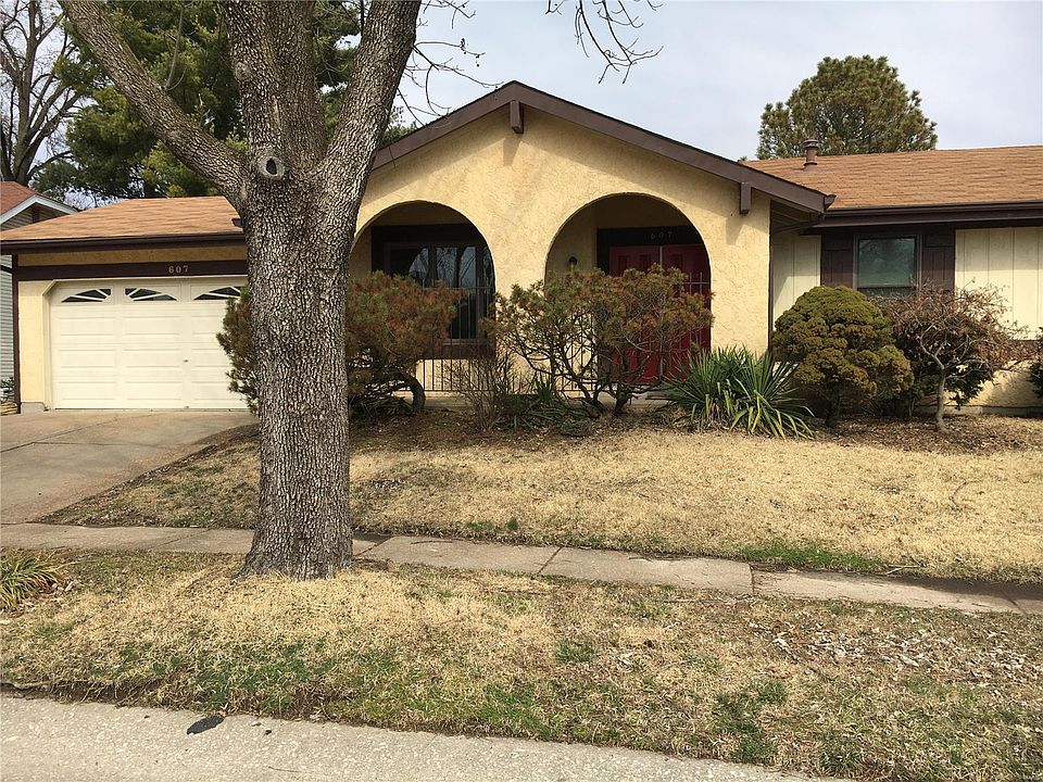 2nd image of 607 Fox Plains Dr