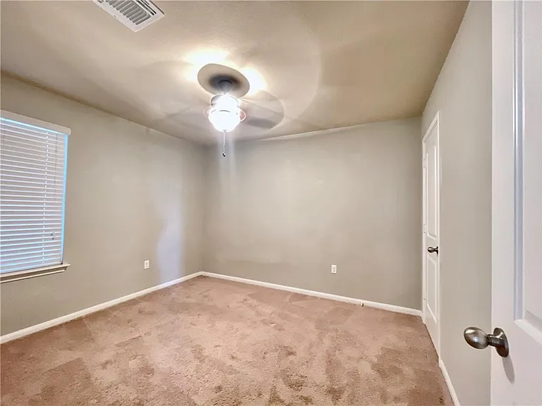 115 Leona River Trl — Photo 14