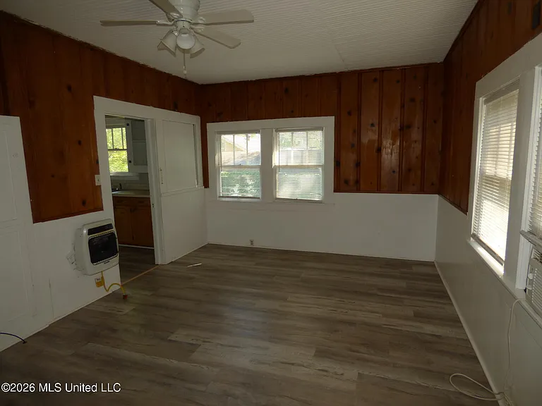 412 S 6th St — Photo 10