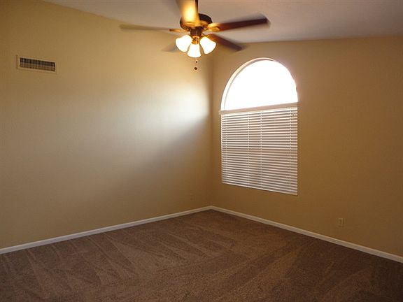4th image of 5420 N 79th Ave