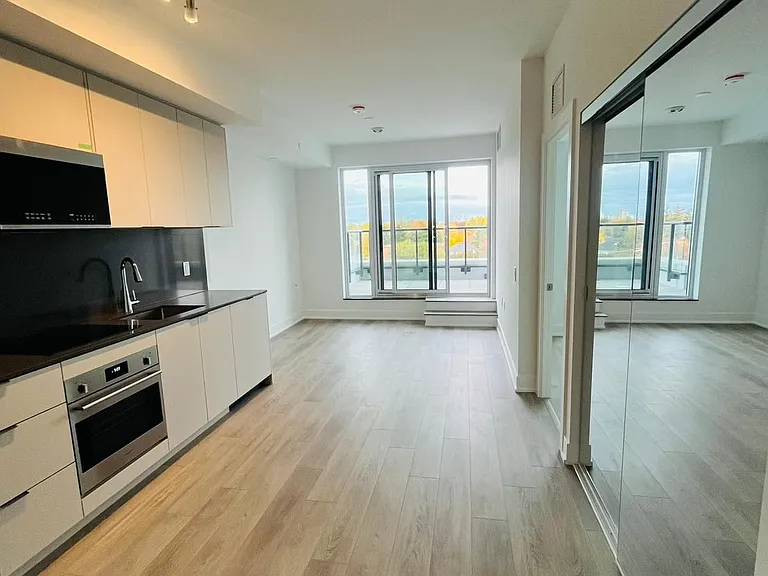 2088 James St #504 — Photo 7