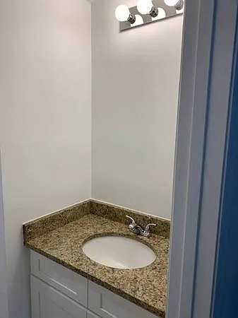 1 bed, 3500 sqft, $700 — Photo 2