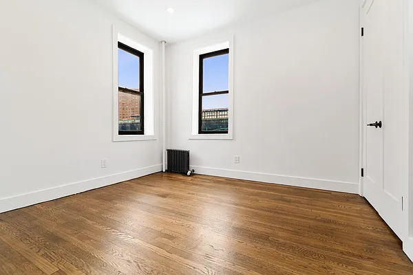 Rented by Monarch Realty Holdings | media 22