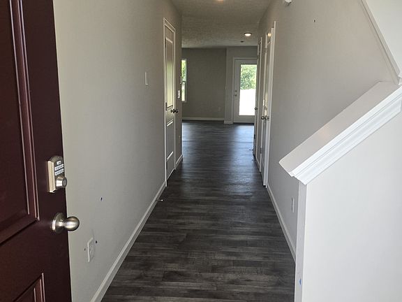 3rd image of 10327 Mae Ct