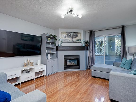 2nd image of 3206 Alder St #101