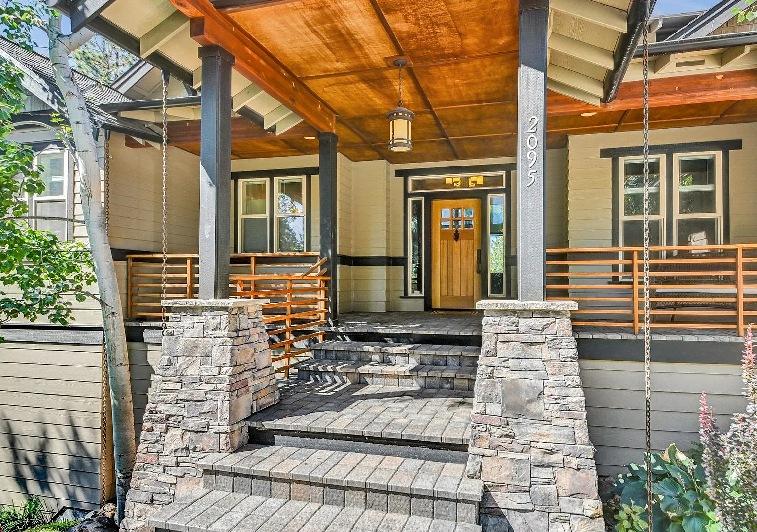 Executive Rental Fully Furnished 3 bedroom 2.5 bath - Office - NW Bend — Photo 2