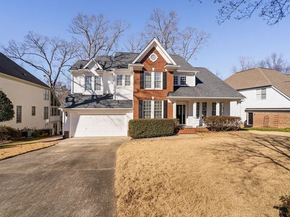 105 Wohler Ct, Cary, NC 27513