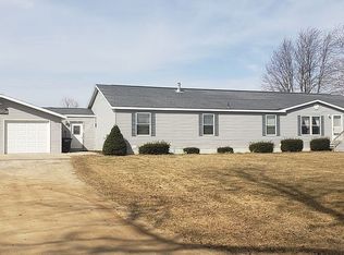 1803 Westbrook Rd, Ionia, MI 48846