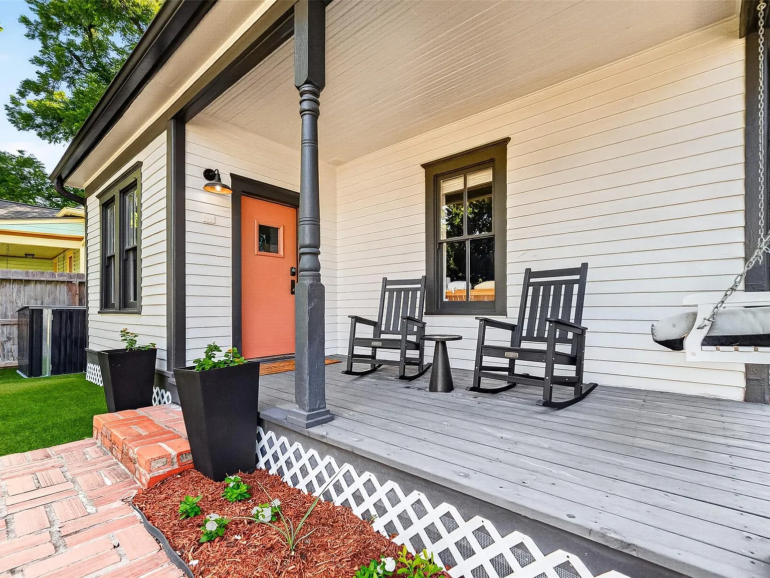3 bed, 2.0 bath, 1617 sqft, $3,500 — Photo 2
