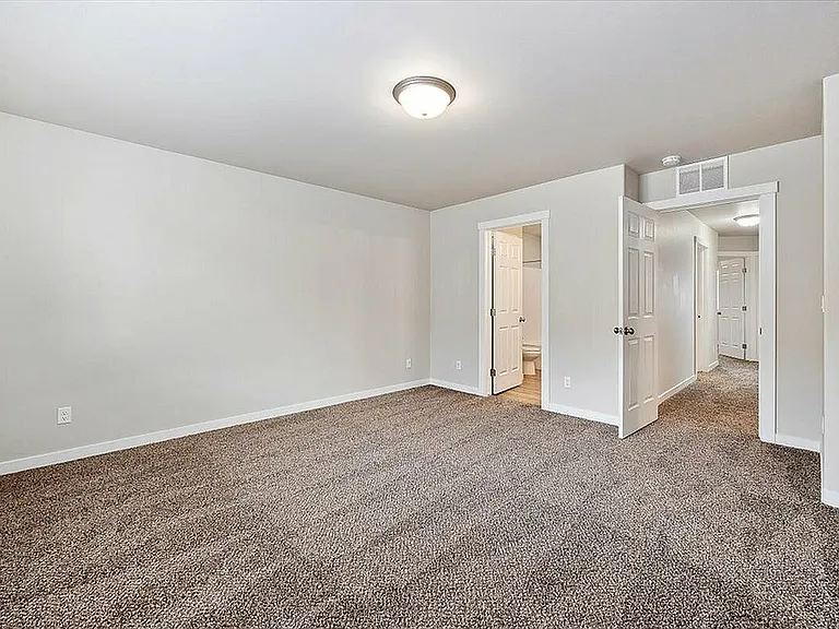 16-Master Bedroom