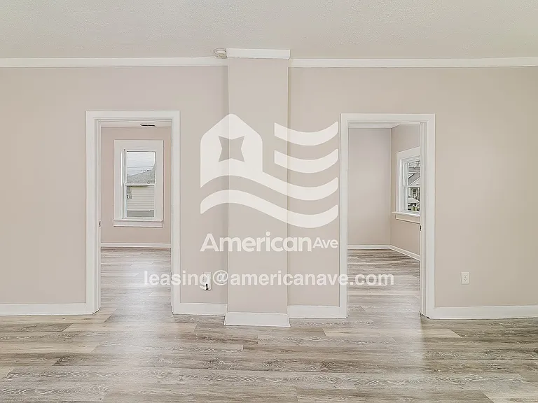 1196894_005_wm_-_living_room_13455551.jpg