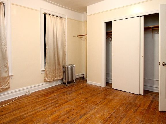 3rd image of 2351 31st St #1