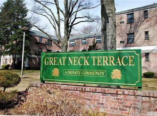 3 E Mill Dr, Great Neck, NY 11021
