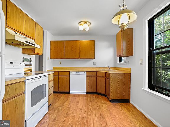 5th image of 164 Mansion House Dr #401A