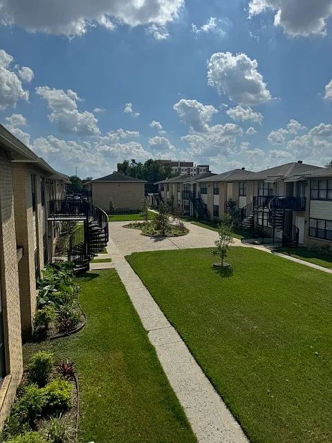 Southmore Commons — Photo 2