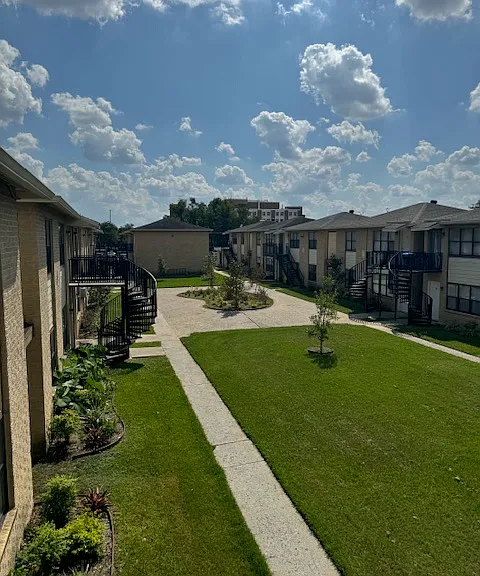 Southmore Commons — Photo 2