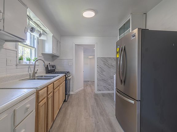4th image of 602 E Christy St