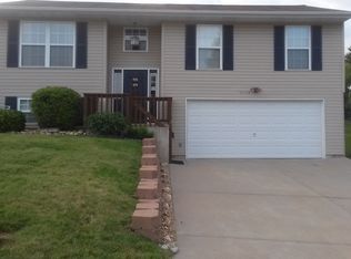 2559 Belmont Dr, High Ridge, MO 63049