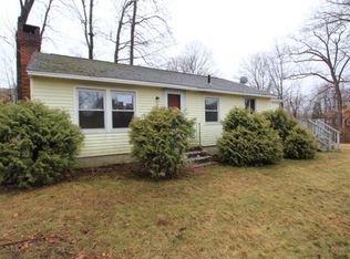 1 3rd St, Southwick, MA 01077