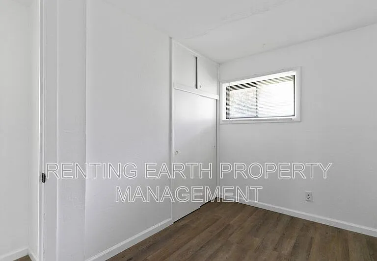 9835 Winkler Dr — Photo 15