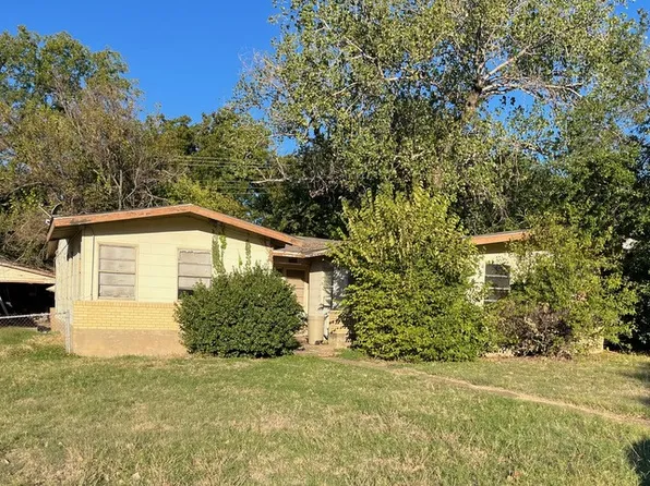 1206 Dawson Cir, Grand Prairie, TX 75051