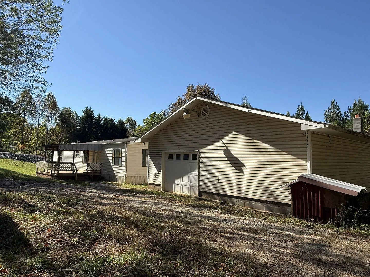 2-Bedroom Home on .75 Acres Marion — Photo 2