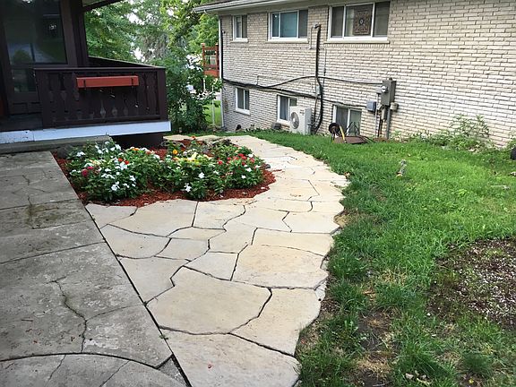 3rd image of 11827 Eriksen Dr