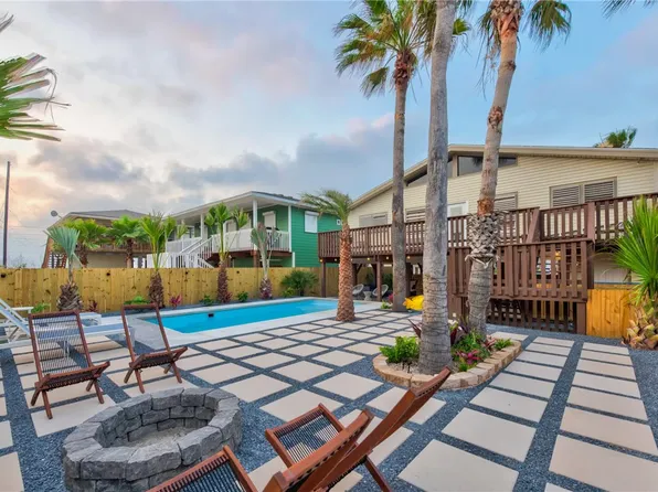 310 Leslie Ln, Port Aransas, TX 78373