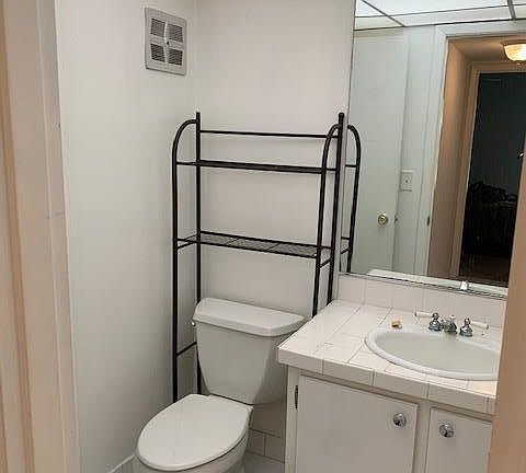 4th image of 644 NW 13th St APT 35