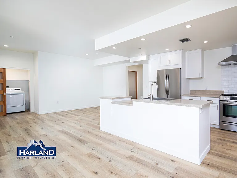 3333 Reynard Way #16 — Photo 3