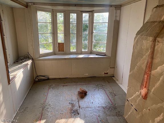 4th image of 39300 Brown St