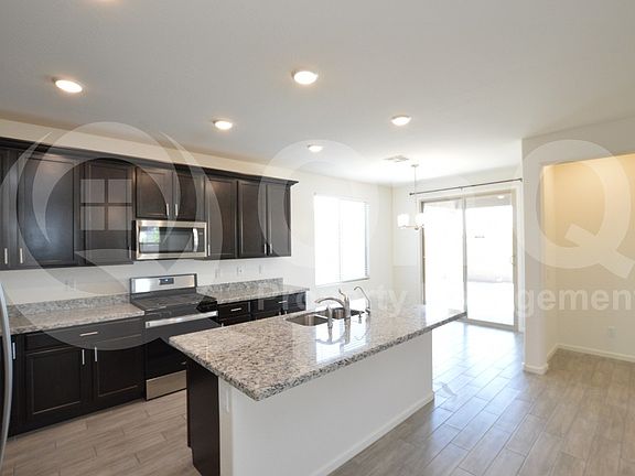 3rd image of 753 W Nova Pl