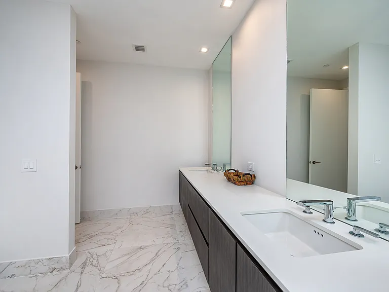 275 Giralda Ave #8C — Photo 13