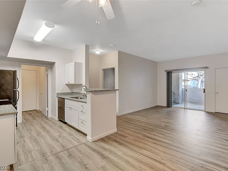 2615 W Gary Ave #1033 — Photo 6