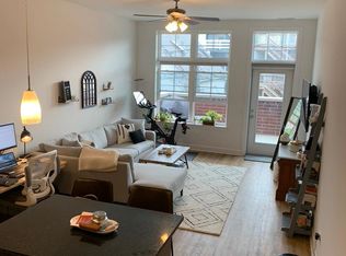 3649 N Southport Ave, Chicago, IL 60613