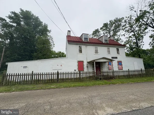 421 Cove Rd, Pennsauken, NJ 08110