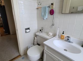 2015 W Berwyn Ave, Chicago, IL 60625