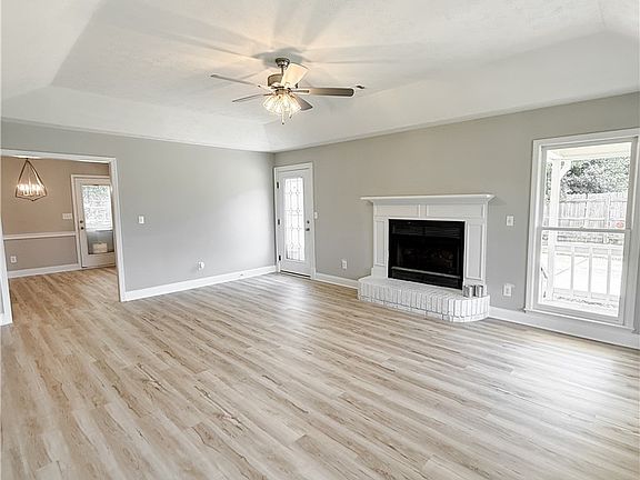 4th image of 740 Cummings Rd