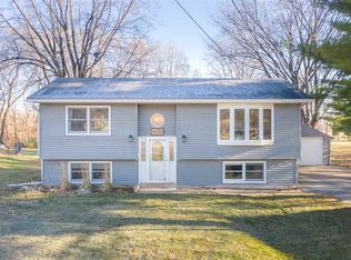 4234 Chico Dr, Waterloo, IA 50702