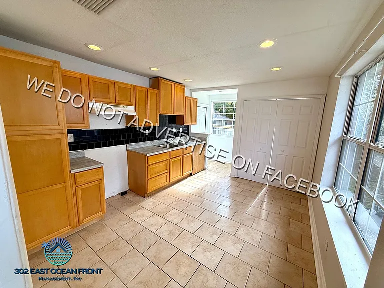 322 W 63rd St — Photo 4