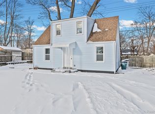 1523 E Madge Ave, Hazel Park, MI 48030