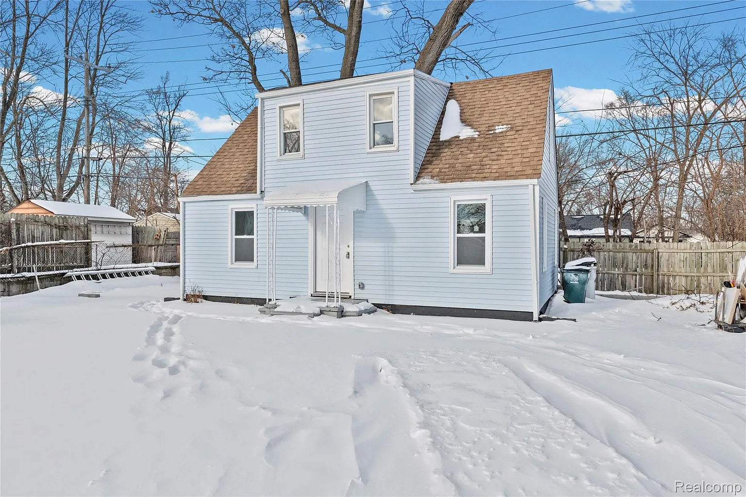 1523 E Madge Ave photo 1